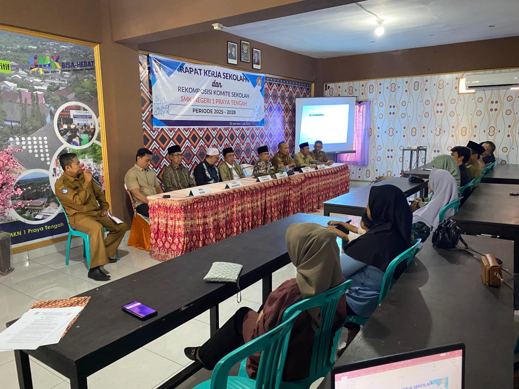 Rapat Kerja Komite SMKN 1 Praya Tengah Bahas Pembentukan Pengurus Baru Periode 2025/2026