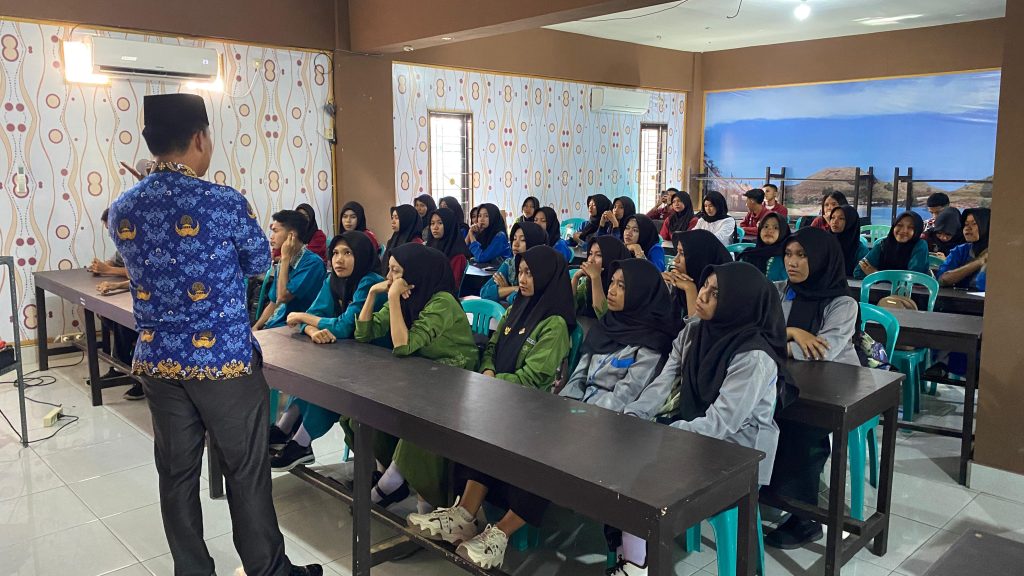 Sosialisasi Penguatan Kebangsaan: SMKN 1 Praya Tengah Tanamkan Semangat Cinta Tanah Air pada Generasi Muda