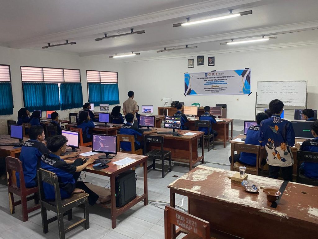 SMKN 1 Praya Tengah Sukses Gelar Uji Kompetensi Keahlian (UKK) Tahap 1 Tahun 2025