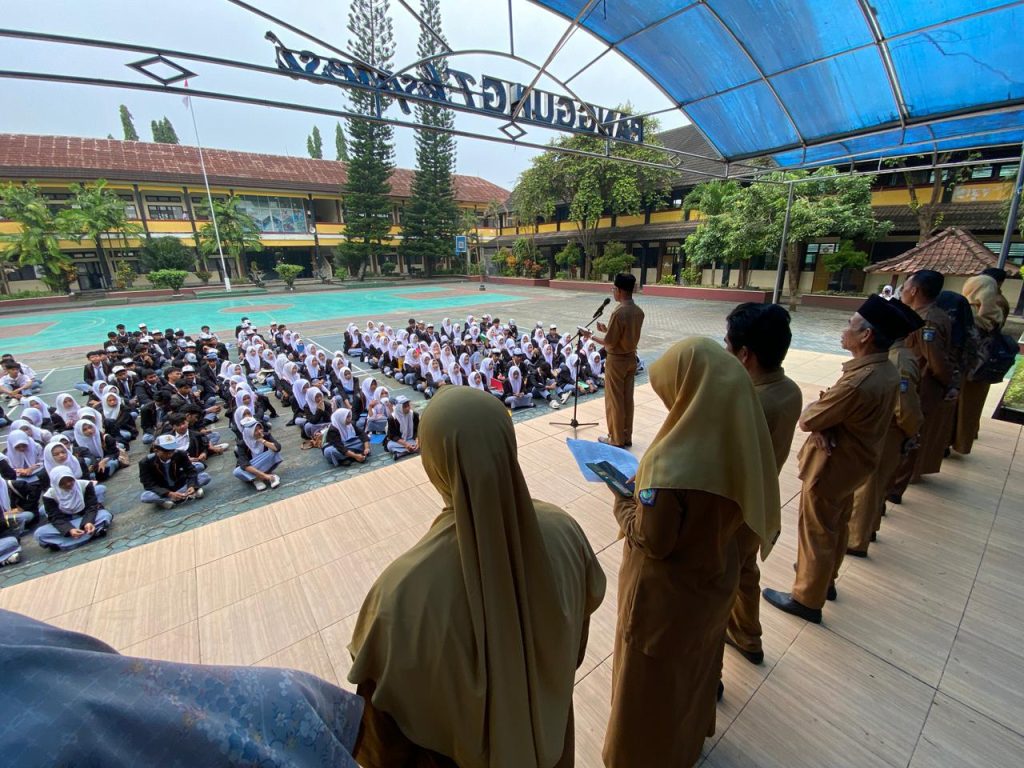 Pelepasan 199 Siswa SMKN 1 Praya Tengah untuk PKL di Berbagai DU/DI Lombok Tengah